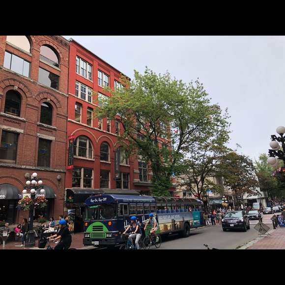 Meet your Posher, L - Picture 1 of 1